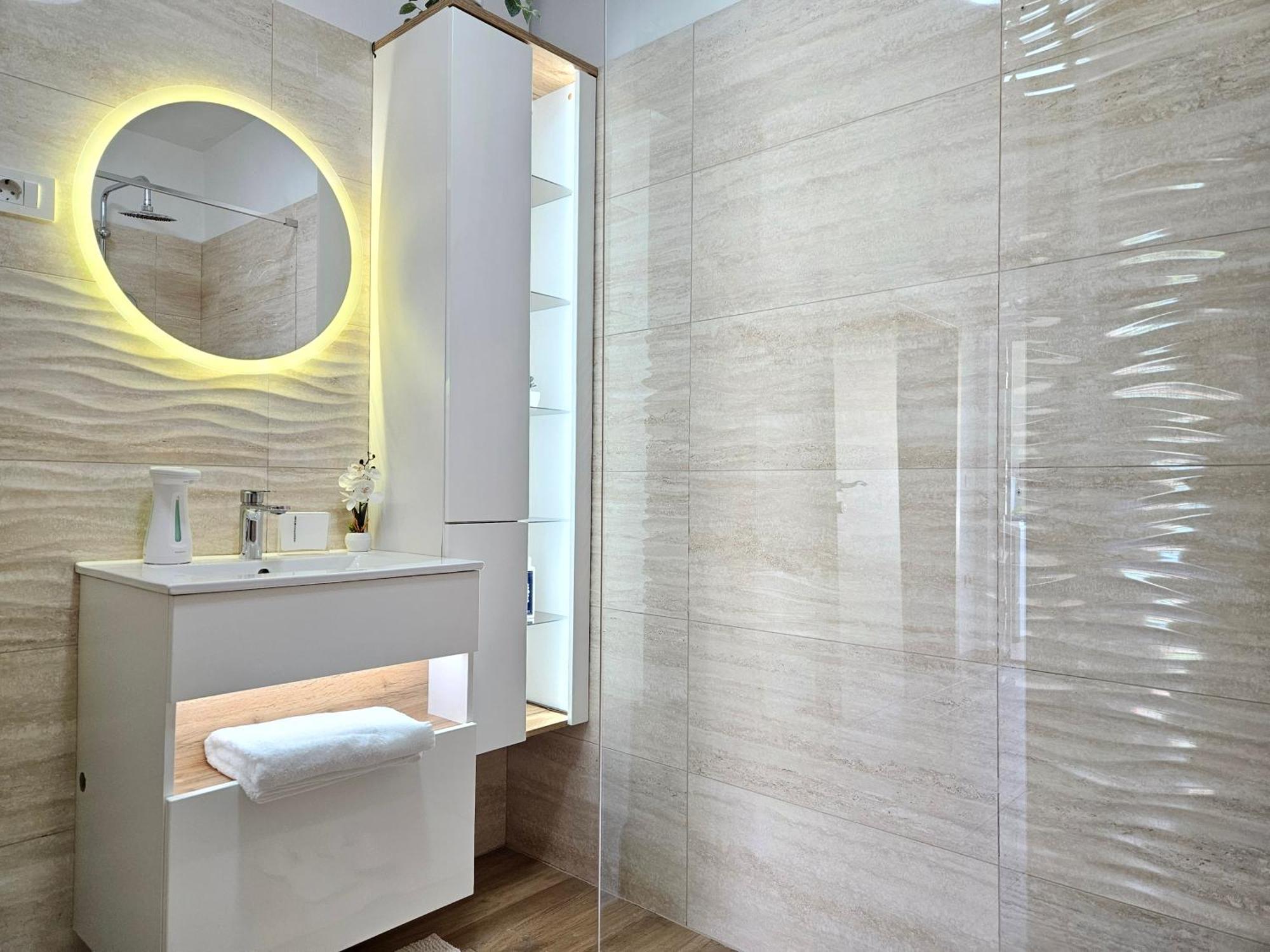 New Istrian Experience By Istrian Apartments 科佩尔 外观 照片